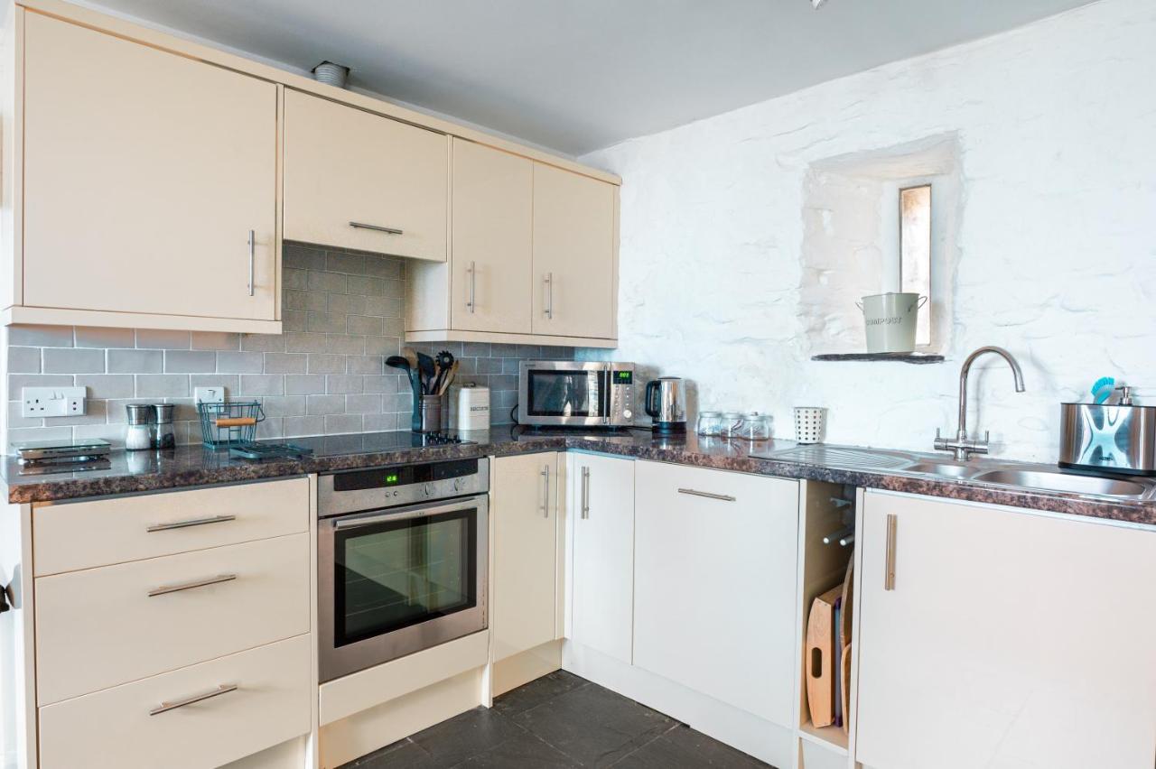 St Davids Hideaway With Roll-Top Bath & Log Burner Екстер'єр фото