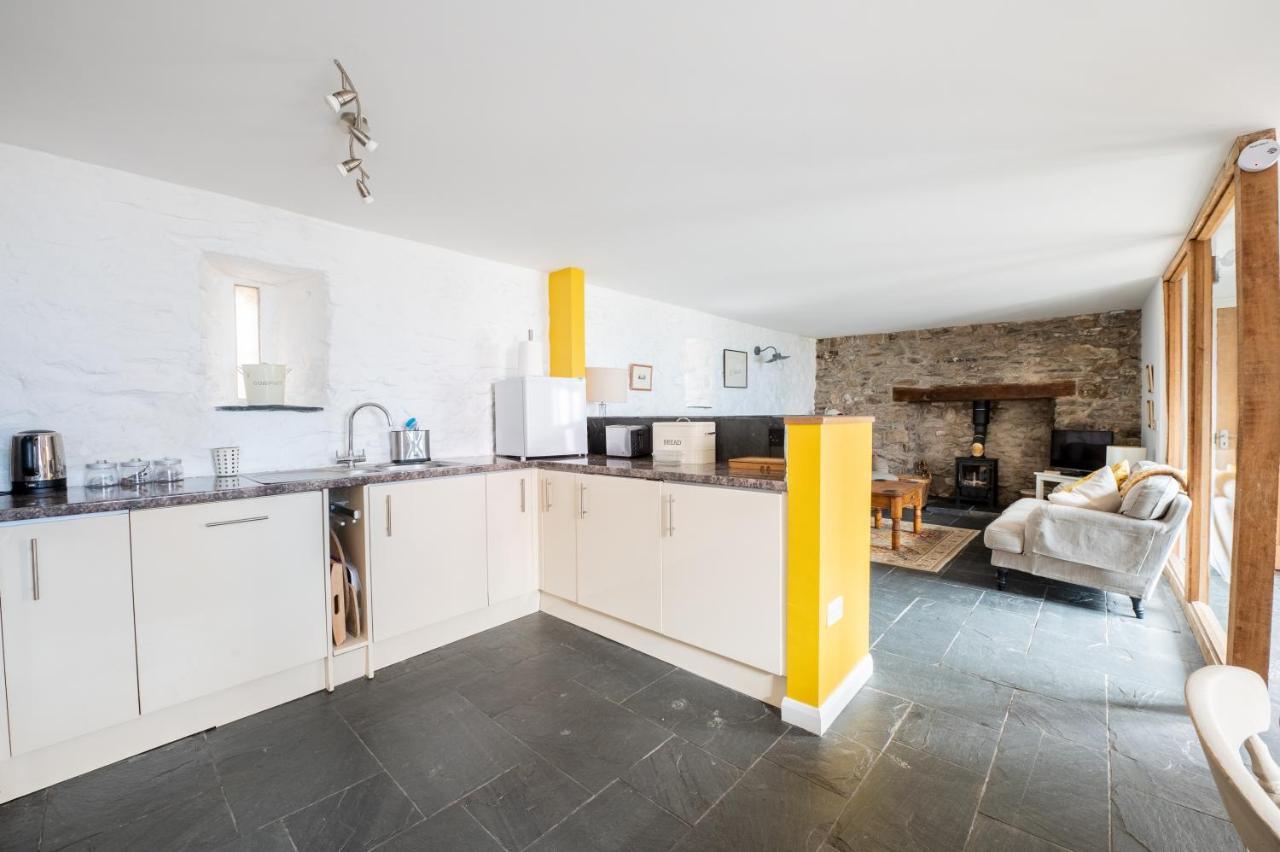 St Davids Hideaway With Roll-Top Bath & Log Burner Екстер'єр фото
