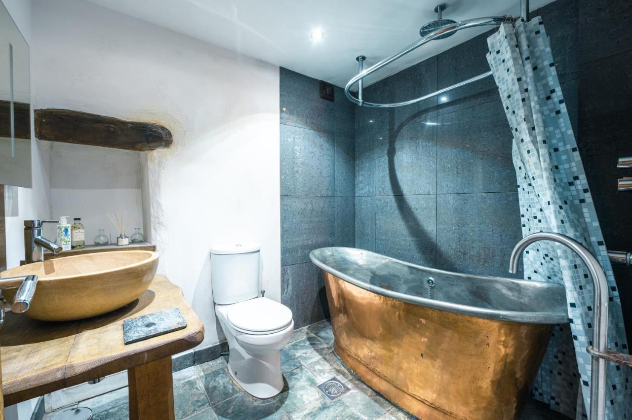 St Davids Hideaway With Roll-Top Bath & Log Burner Екстер'єр фото